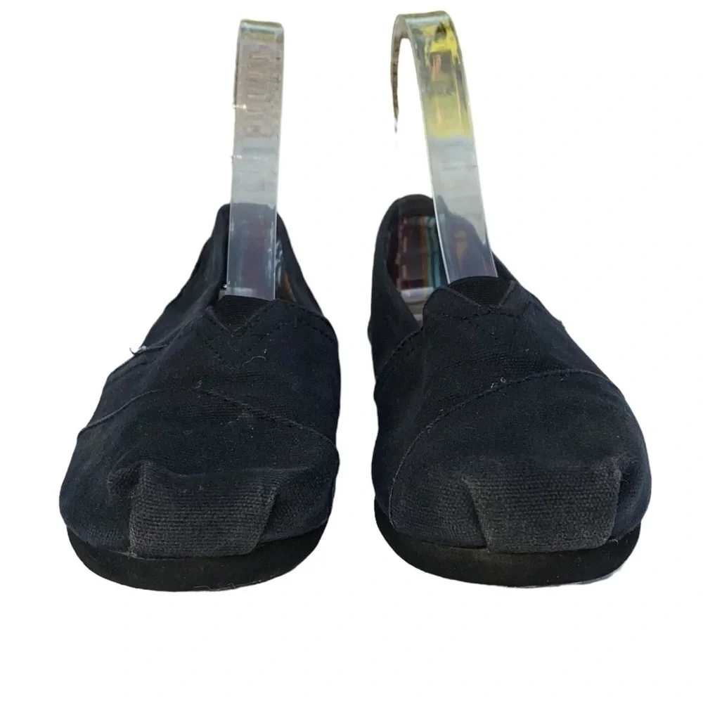 TOMS Women's Black Canvas‎ Classic Slip-On Loafer Sz 7